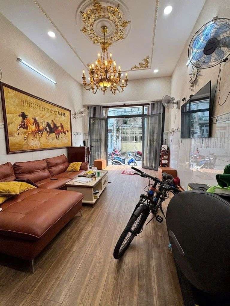 NHÀ 5; TẦNG KHU ĐỒNG BỘ 6M CÓ LÊ NGAY LÊ ĐÌNH CẨN GIÁP TÊN LỬA
