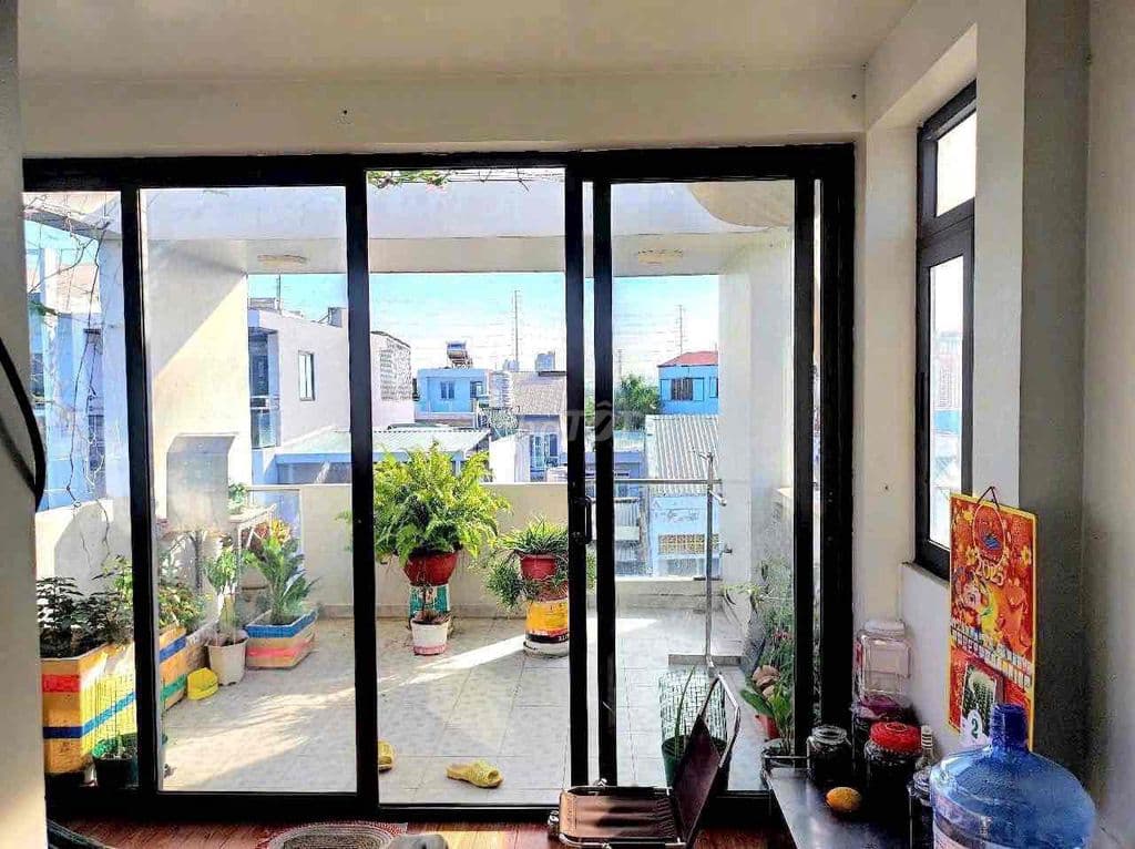 Bán nhà mặt tiền 1 trệt 3 lầu 4pn giáp Quận 2 5,95 tỷ sổ hồng bao sổ - Ảnh 3