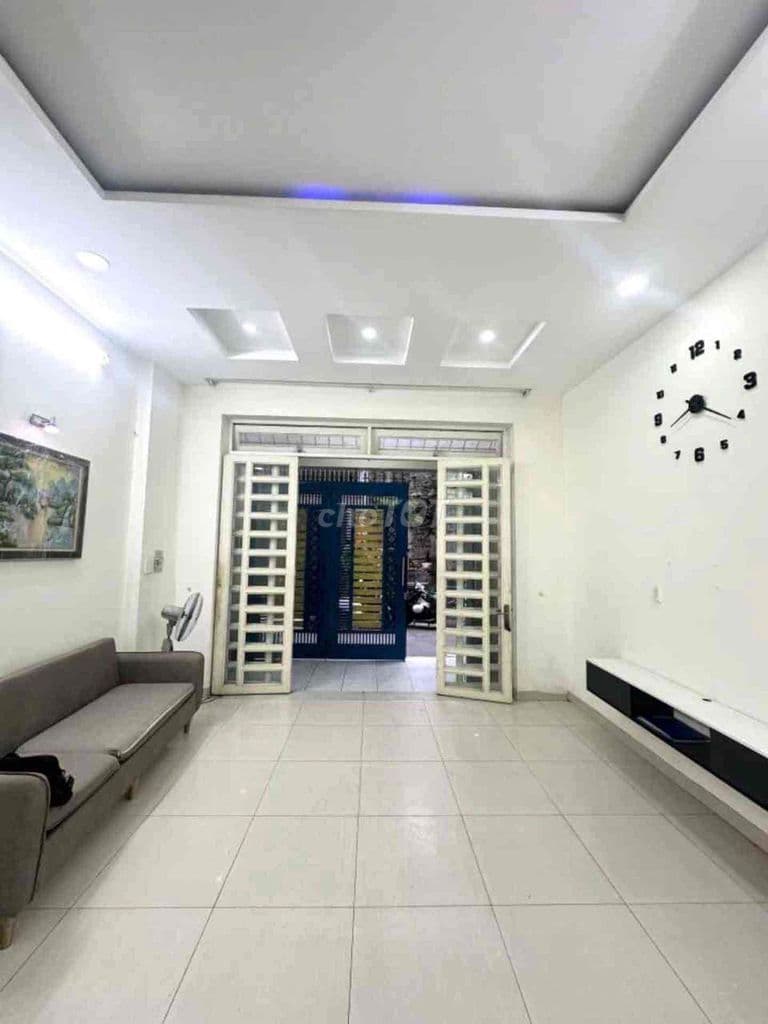 nhà 4 tầng- khu hồng long-xe hơi ngủ nhà-gần vạn phúc city