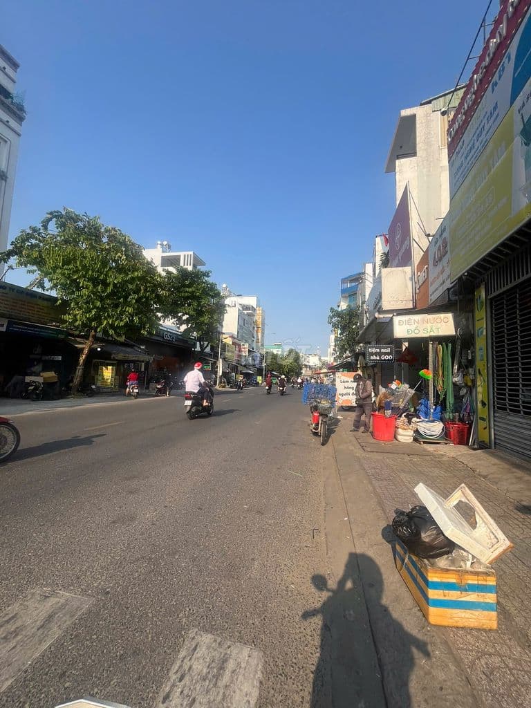 CHO THUÊ NHÀ MẶT TIỀN ĐƯỜNG TÂN HƯƠNG 4X27M CẤP 4 CÓ 1 GÁC LỬNG - Ảnh 2