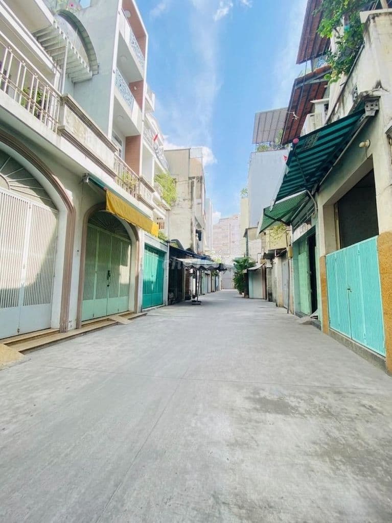NGANG KHỦNG 10M - GẦN MT NAM KỲ KHỞI NGHĨA, Q.3 - 33M2 - 4 TẦNG