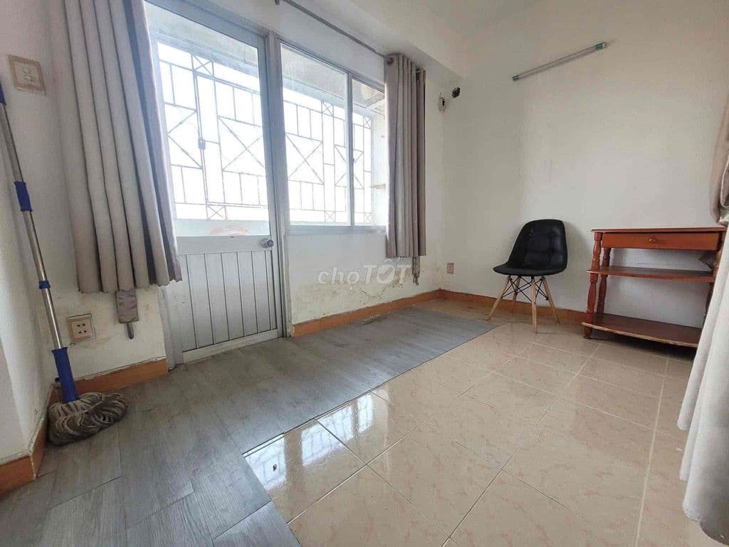 GẢ GẤP CC MIẾU NỔI 18TẦNG - THANG MÁY VIEW VŨ HUY TẤN PHAN XÍCH LONG - Ảnh 2