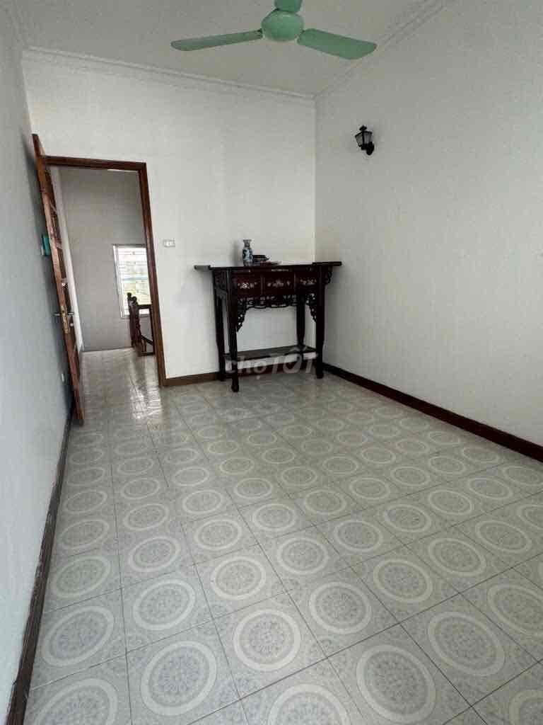 BÁN NHÀ PHỐ CHÙA BỘC DT 33 -4 TẦNG- 3 NGỦ - Ảnh 3