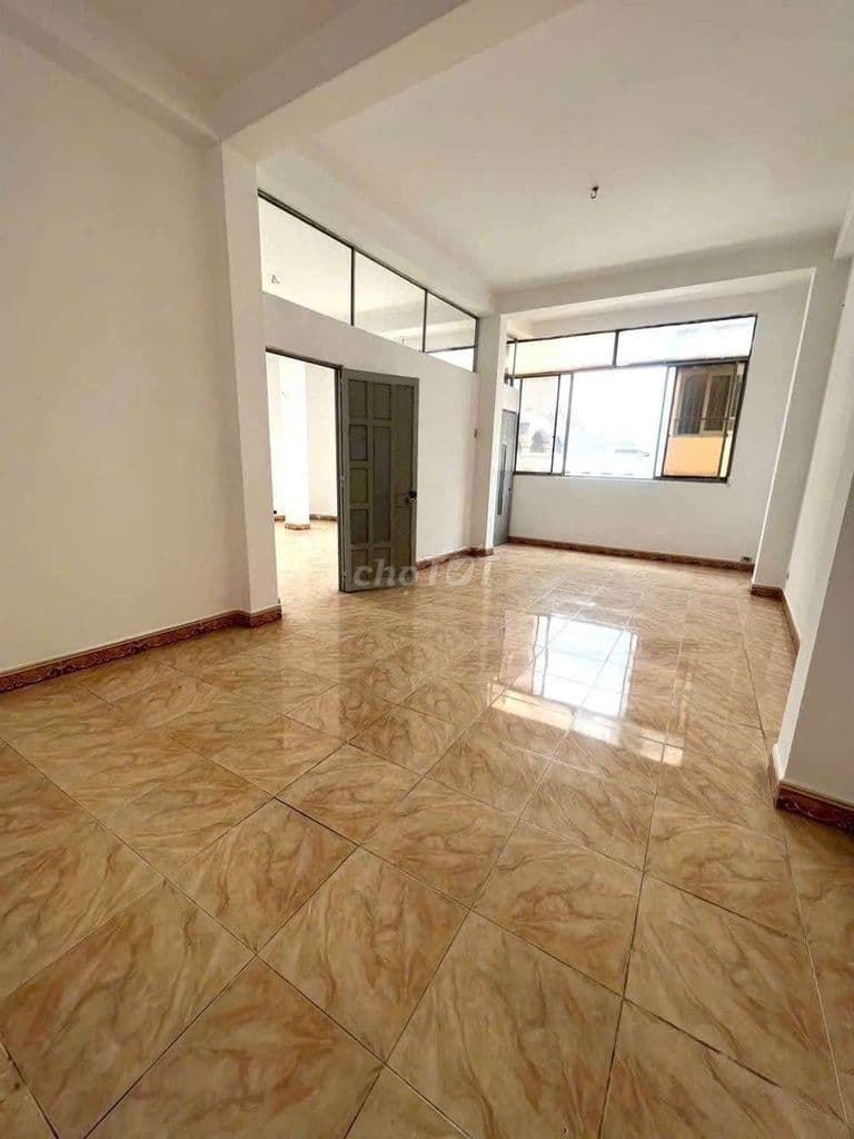 NHÀ KHUÔNG VIỆT P5 Q11 KẾ CHỢ HOA ĐẦM SEN - 2 MẶT TIỀN KINH DOANH TỐT