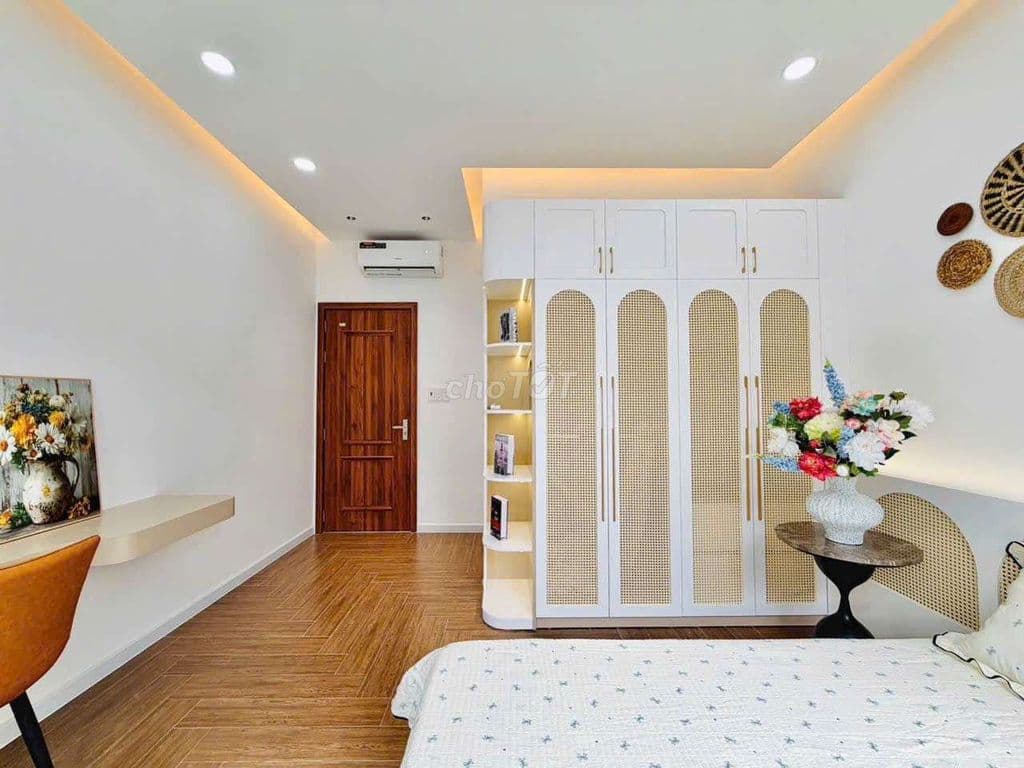 Nhà đẹp 4PN 2 căn ra mặt tiền hẻm xe tải mua vào ở ngay luôn - Ảnh 2