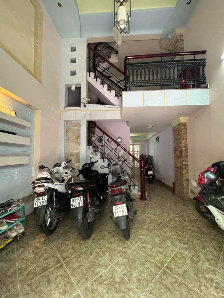 Bán nhà 5 tầng Hẻm 145 Nguyễn Đình Chính, 37m2 giá 7,9 tỷ
