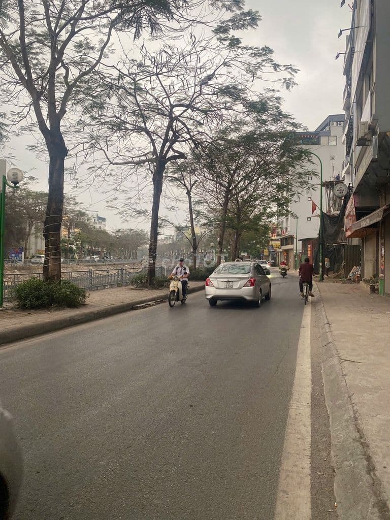 Bán nhà đường Bờ Sông Sét, Trương Định 42m 5 tầng, 6 Ngủ, ngõ ô tô