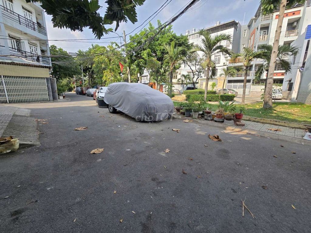 4,8x19m cạnh công viên đường xe hơi thông thoải mái