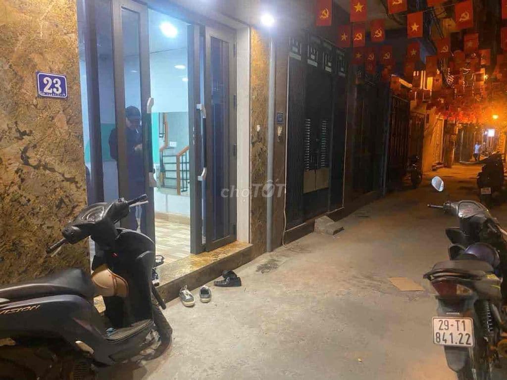 Lô góc Hồng Mai, Bạch Mai KD, ô tô tránh, sổ đẹp 30m2 x 5T full NT