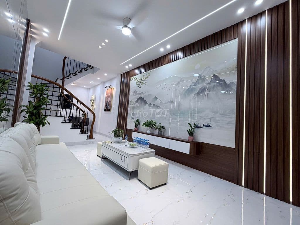 Bán Gấp Nhà Cực Đẹp Phố Thái Hà- Đống Đa 40m² x 5T Ngõ Ô Tô Giá 7.6 Tỷ