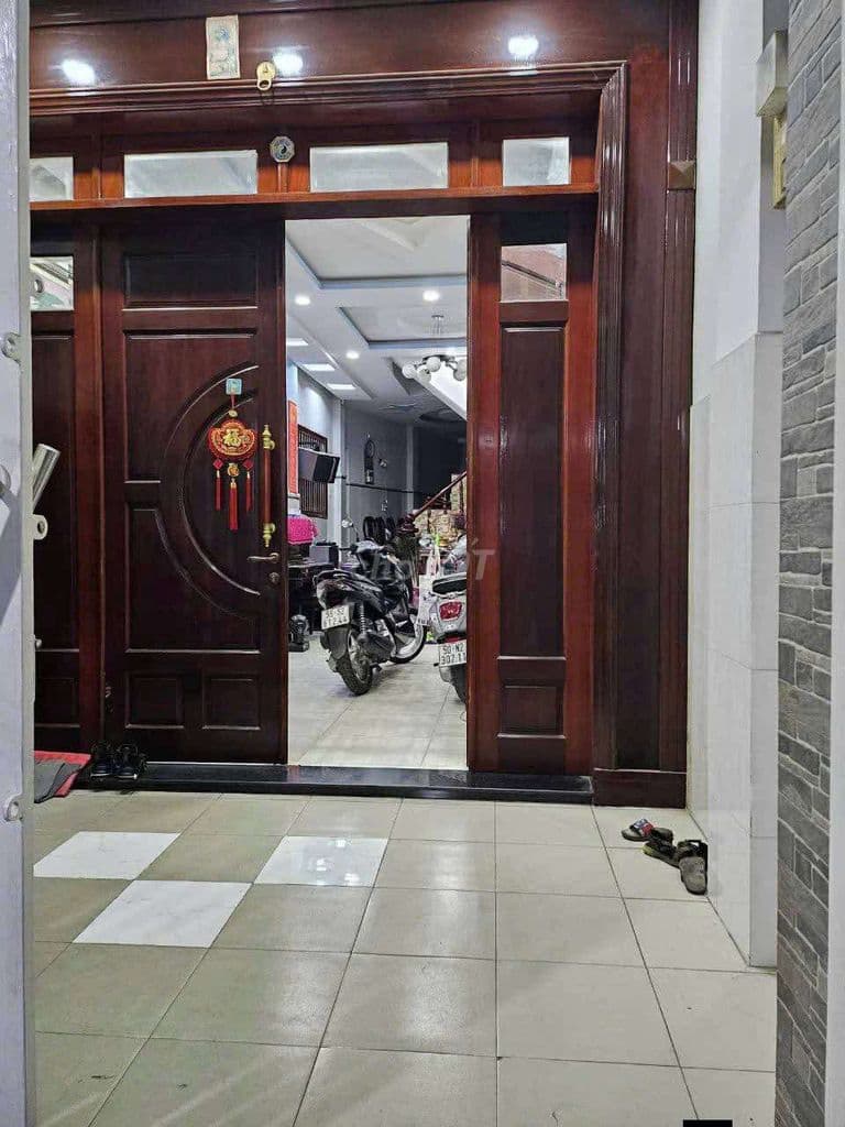 HẺM XH HẬU GIANG NGAY CHUNG CƯ HIM LAM CHỢ LỚN