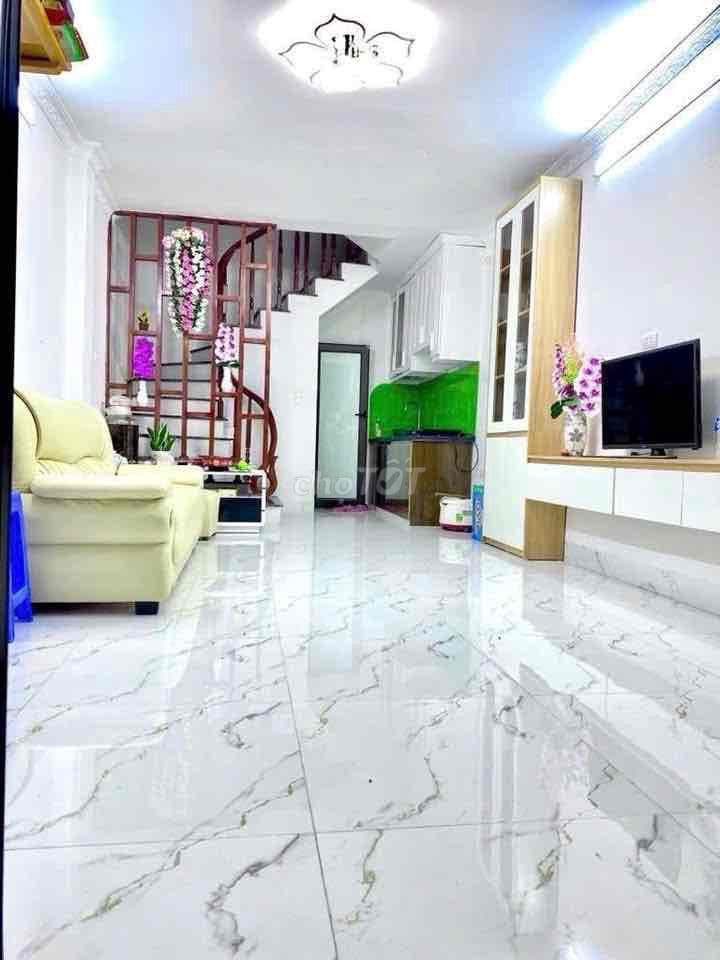 Khương Trung, 40m ra ô tô, ngõ rộng, nhà đẹp, 3 ngủ. 30mx4T. Chỉ 6,8ty