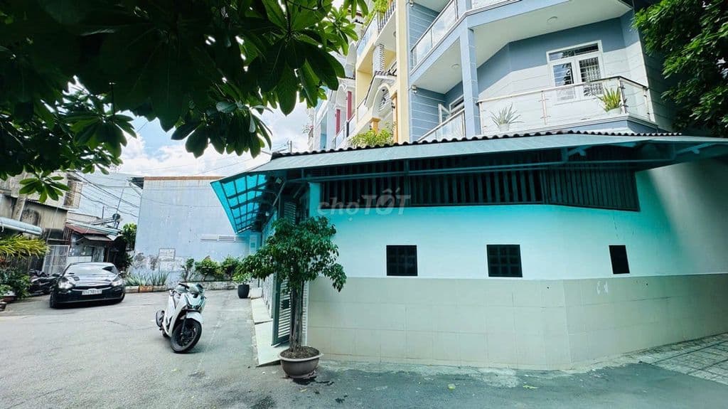 99tr/m2 xe hơi vào nhà phạm văn chiêu, lô góc không lộ giới