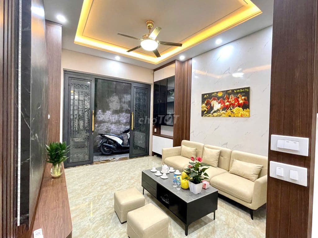 Nhà 45m² 4 tầng-12.6 tỷ- Khương Đình- Q.Thanh Xuân- có ban công thoáng - Ảnh 2