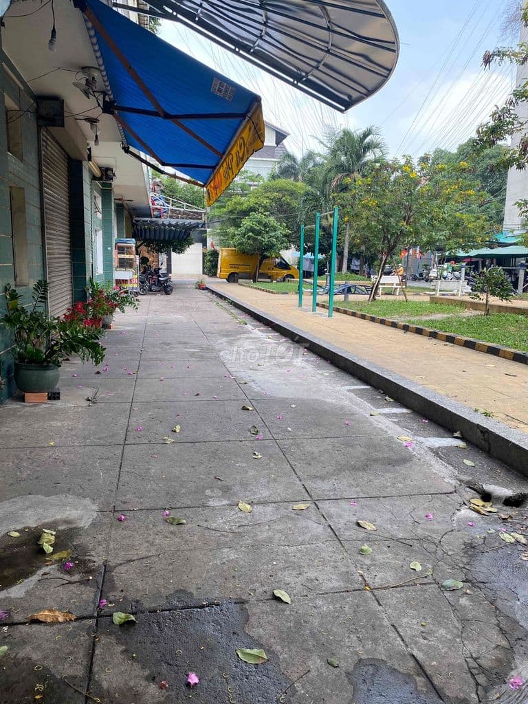 Chung cư sổ hồng riêng lâu dài. Lầu 1 thang bộ. DT 58m2