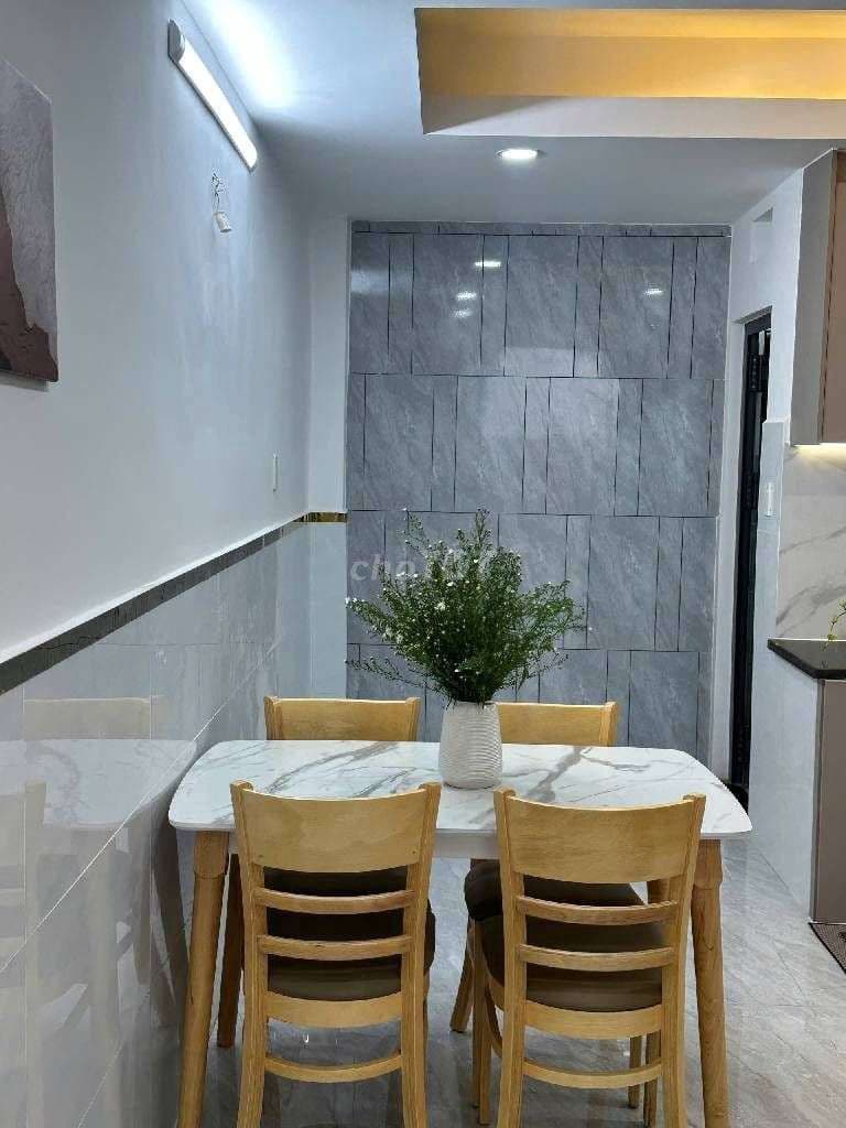 Nhà ngay ngã tư bốn xã gần Đầm Sen , 4 tầng, 4 PN, chỉ hơn 5 tỷ - Ảnh 2