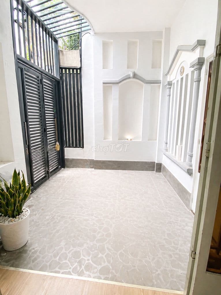 BÁN NHÀ TÂN BÌNH, 5 x 11 , GẦN LÝ THƯỜNG KIỆT, HẺM 4M, NHỈNH 5 TỶ