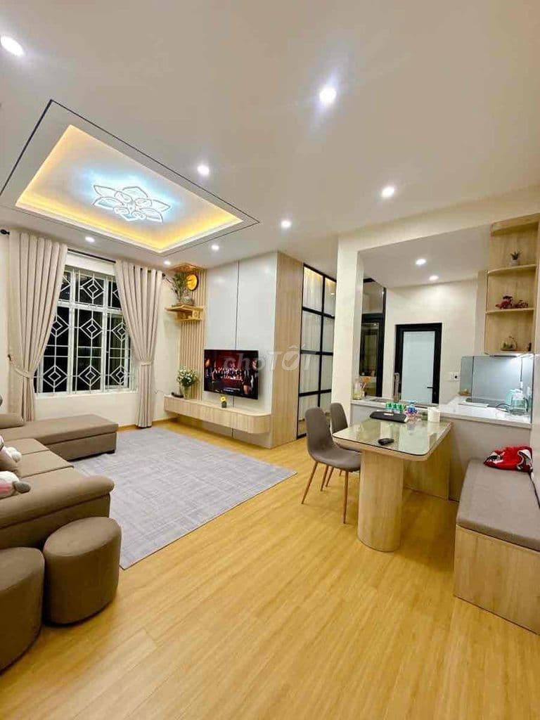 Tập thể Lạc Trung , đẹp như chung cư, bảo vệ 24/24 ,ô tô quanh nhà