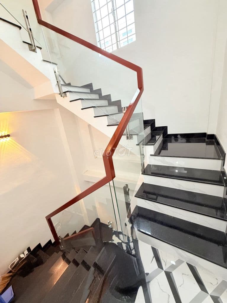 Nhà MỚI XÂY 45m2 HXH 4M NGAY SỞ THUẾ TÂN BÌNH - 3 tầng 5PN NHỈNH 7 TỶ - Ảnh 2