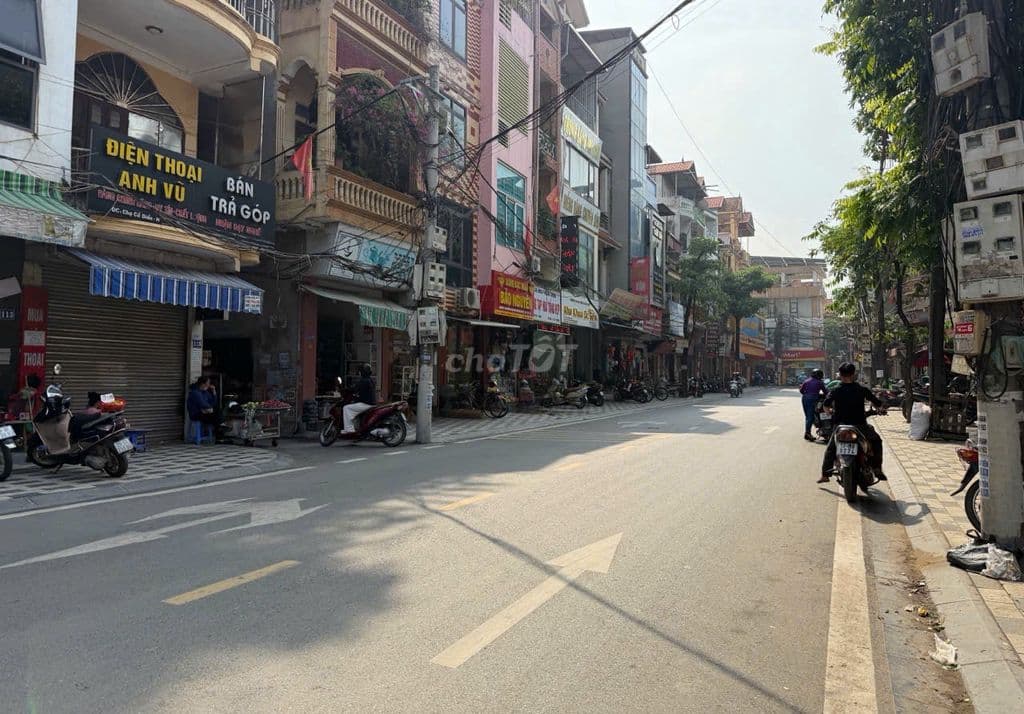 5p lên cầu Thăng Long-Ô tô đỗ cửa Đất 50m² mặt tiền 5.2m Cổ Điển