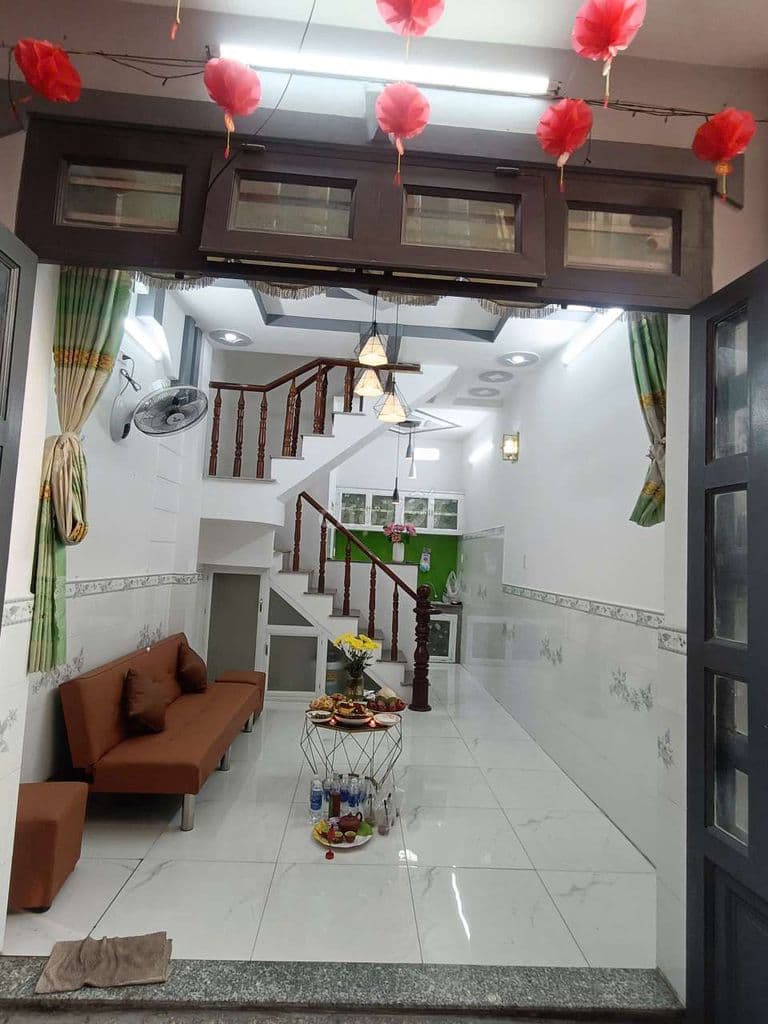 Bán nhà tặng nội thất xịn xò, Máy lạnh, giường, bàn ghế... - Ảnh 3