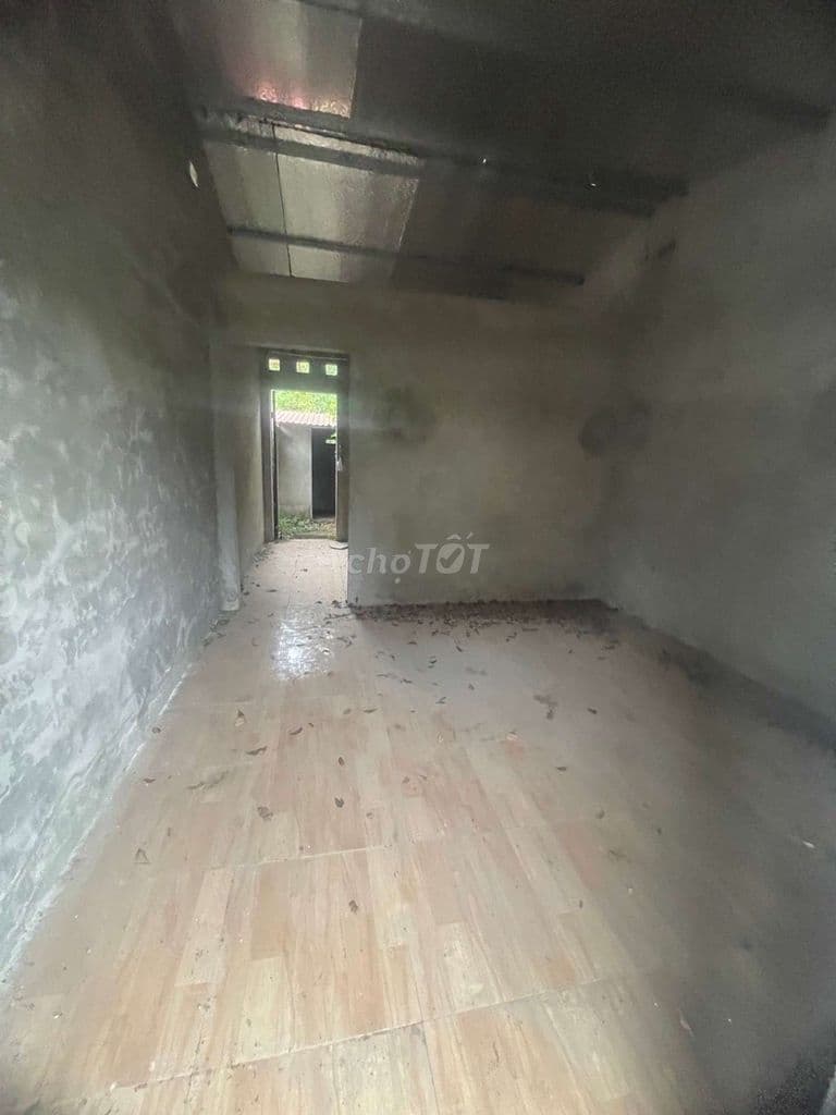 100 m² thổ cư, sẵn nhà cấp 4, ô tô vào sân. - Ảnh 2