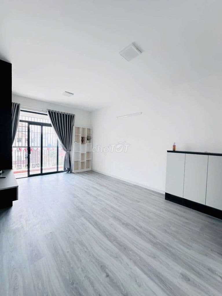 Bán căn góc Chung cư 312 Lạc Long Quân Phường 5 Quận 11. 67m2 2 PN