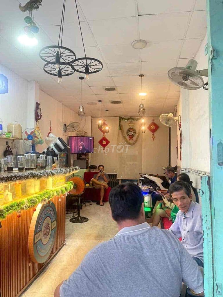 SANG NHƯỢNG GẤP QUÁN CAFE ĐANG KINH DOANH ỔN ĐỊNH – NHÀ BÈ