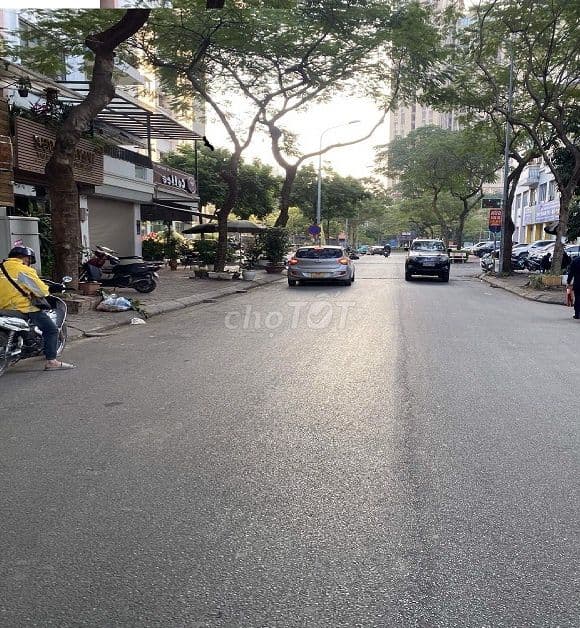 Nhà liền kề Trần Kim Xuyến - Yên Hòa. DT 80m x 5 tầng, mặt tiền 5m - Ảnh 2