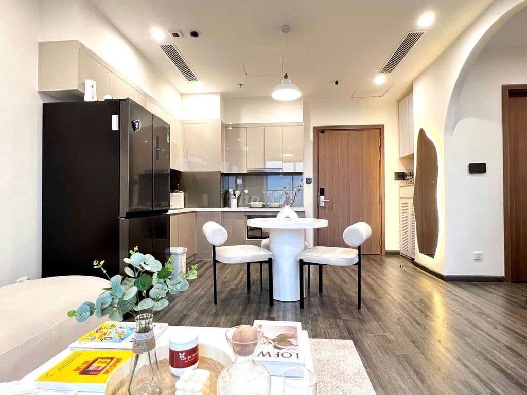 Giá 3,8 tỷ căn 2pn2vs 63m sẵn sổ tại vinhomes gia lâm hà nội