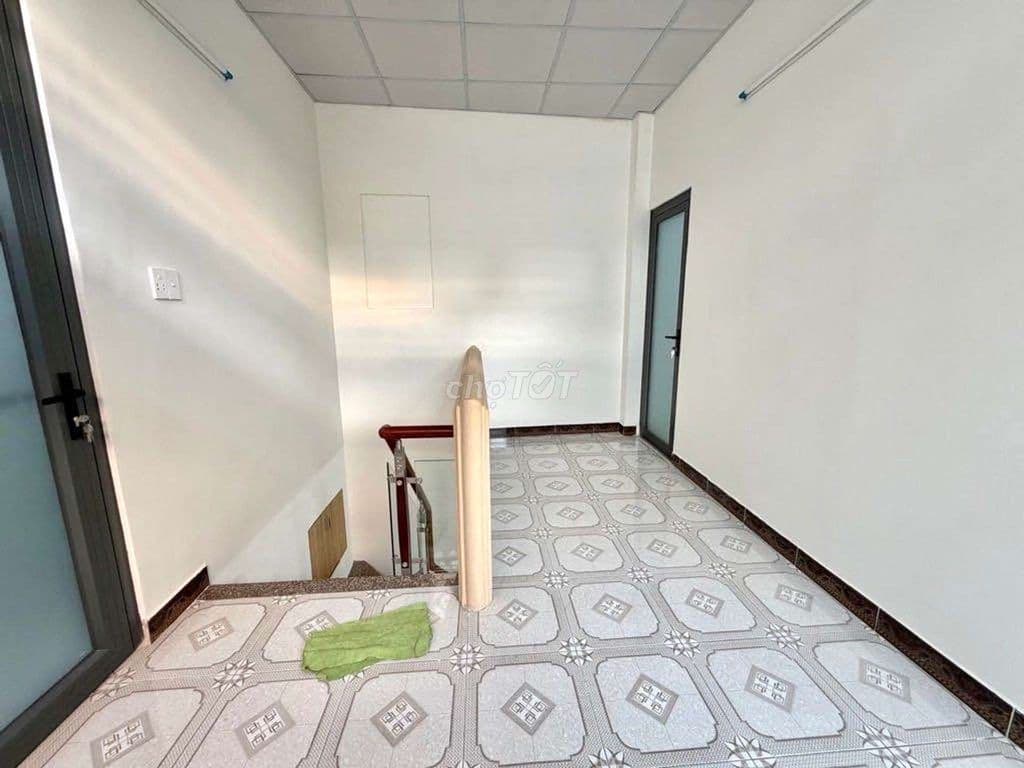 🚨 HÀNG HIẾM! 3.65 TỶ 40m2 NHÀ 2 TẦNG – SÁT QUẬN 1 - Ảnh 3