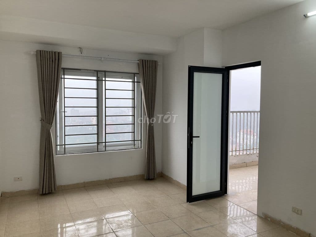 Chính chủ bán căn hộ 75,4m2 có 2PN, 2VS CC Tân Việt - giá chỉ 3,3 tỷ.