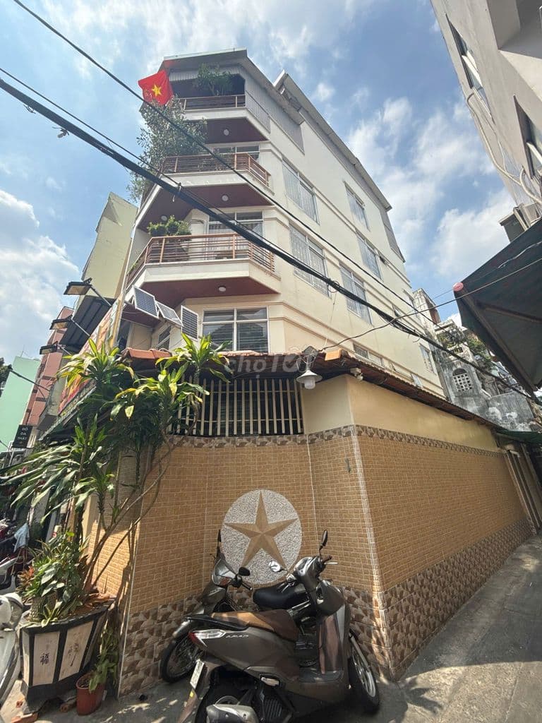 Nhà cần bán gấp: Góc 2MT 409 Nguyễn Trãi, Quận 5