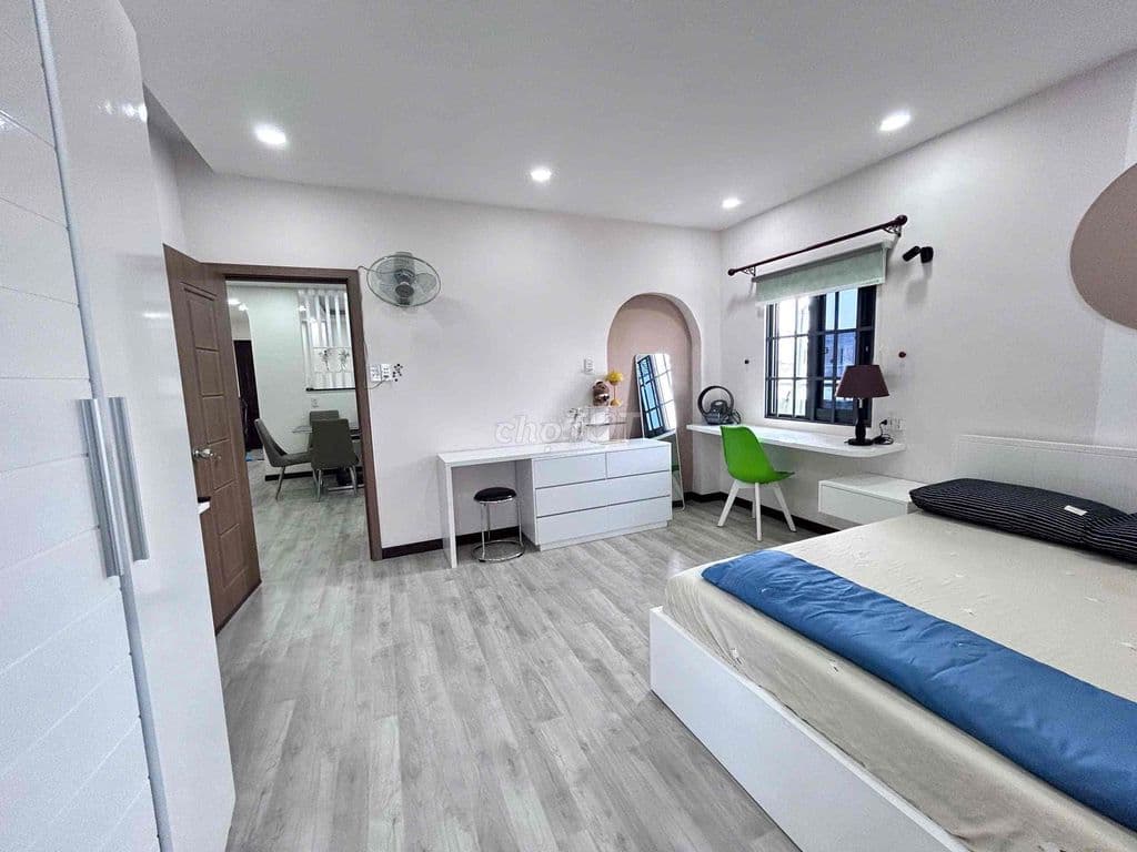 CHUNG CƯ NGUYỄN THỊ TẦN P2 Q8 CH SÂN VƯỜN 105,1M2 SHR, NỘI THẤT XỊN XÒ