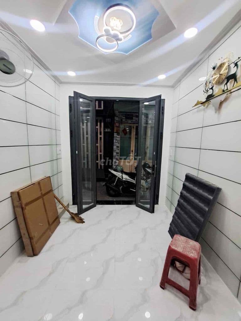 Bán nhà nhỏ xinh 3 Tầng chỉ 2.2 tỷ. Sát cầu Hậu Giang