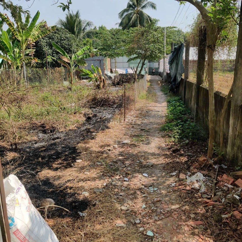 đất kèm.nhà tiền chế bình chánh