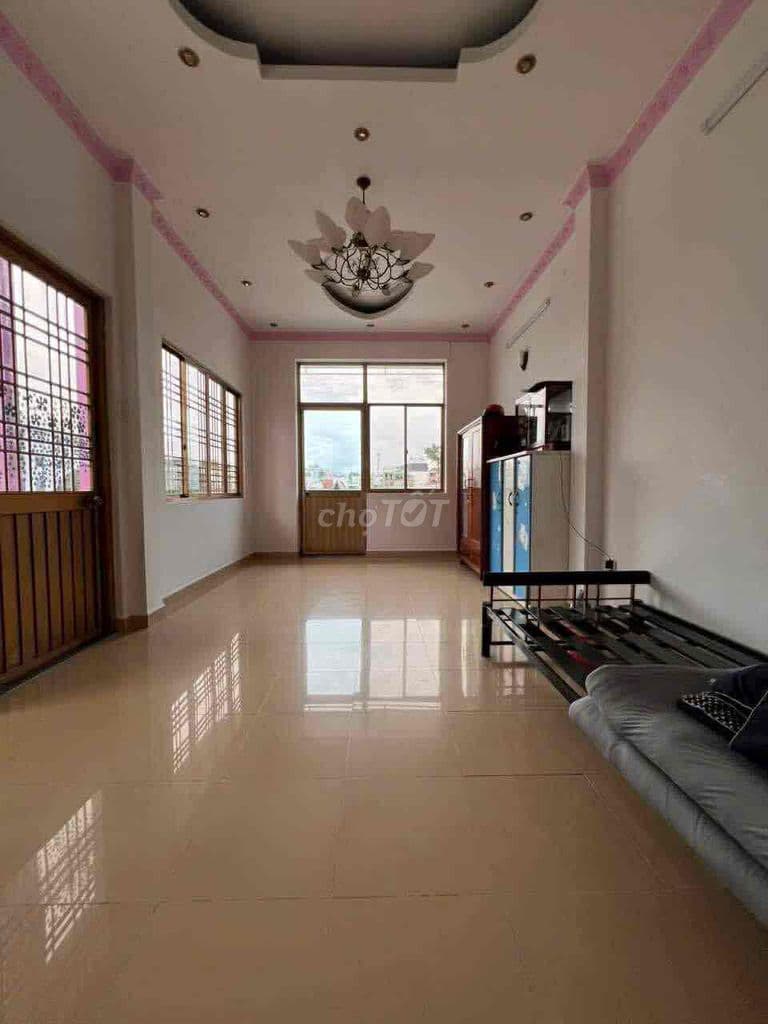 CẦN BÁN GẤP NHÀ MẶT TIỀN DƯỜNG NGUYỄN LÂM P6 Q10 5tầng 5pn 4wc. - Ảnh 3