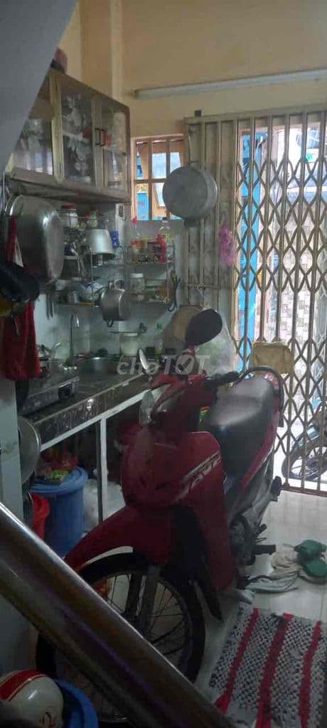 BÁN GẤP NHÀ NGAY CHỢ XÓM CHIẾU, THUẬN TIỆN KINH DOANH - Ảnh 2