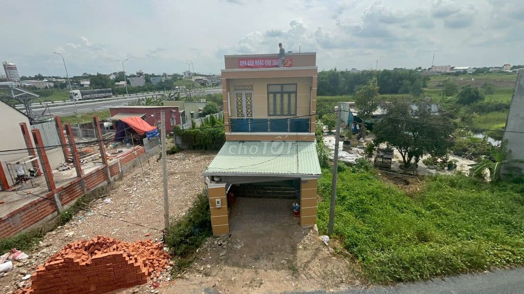 Nhà mặt tiền quốc lộ 50 - Ảnh 3