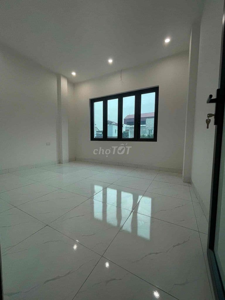 Cần tiền bán gấp nhà 42m2 - xây 3 tầng, ô tô đỗ cổng, giá 3tỷ16 có TL - Ảnh 3