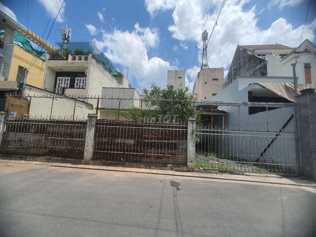 Nhà góc 2MT cách nguyễn ảnh thủ 30m dt 10x20 góc 2mt lớn giá 12.3tỷ