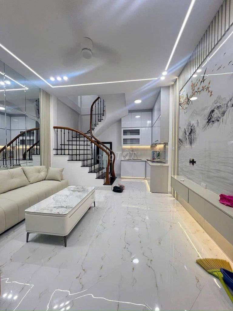 CẦN BÁN NHÀ DT 35M ĐƯỜNG LÁNG