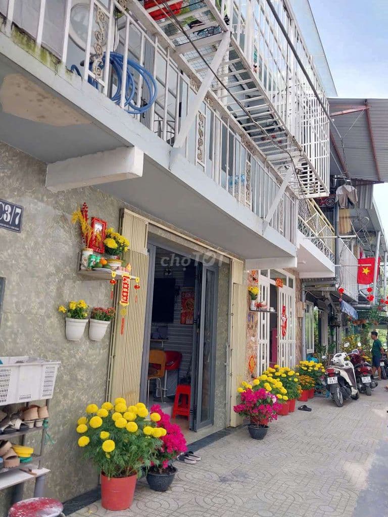 Sổ riêng nhà đẹp gần mặt tiền lớn 6x8,1 lầu 3PN, 2WC trên dưới lầu