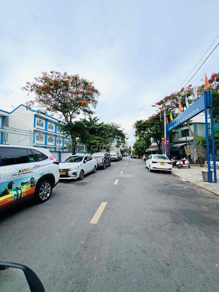 MẶT TIỀN HỤT TƯƠNG LAI LÀ MT CHÍNH BÁN ĐẤT TẶNG NHÀ LÀM KHO C4 NHÀ PH