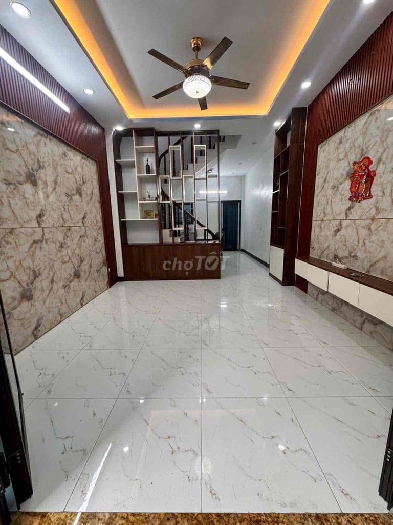 Bán nhà đường Hoàng Mai 42mx4 tầng, 4 ngủ ,nở hậu gần ô tô giá 8,2 tỷ