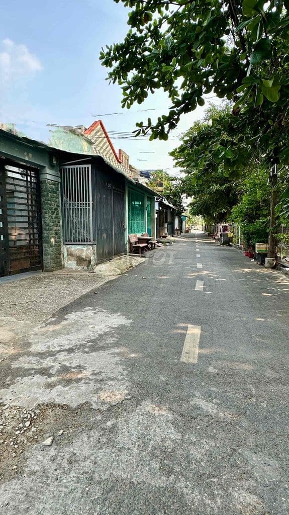 Bán nhà 143m2 SHR Gần chợ Hóc Môn