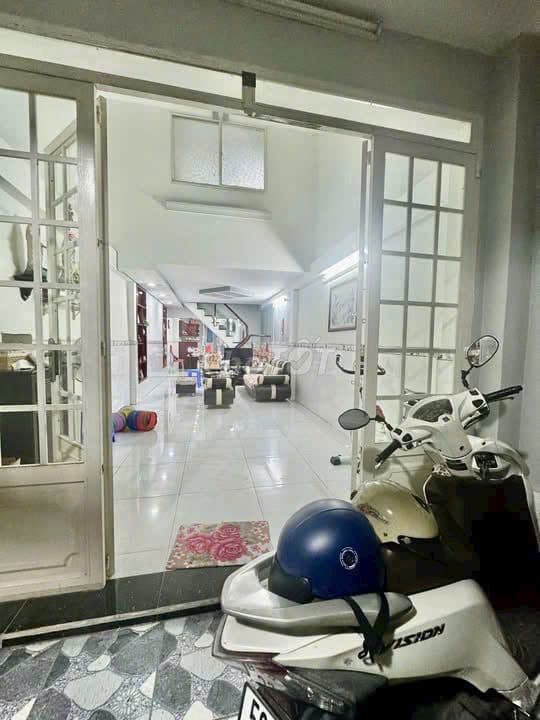 Nhà hẻm xe hơi Nguyễn Kiệm 2 mặt tiền trước sau, 2 tầng 4PN, 76m2.