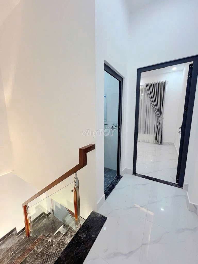 Nhà Lê Văn Quới, 42m², 2 Tầng, 2 Pn, Hẻm xe hơi, Giá chỉ nhỉnh 4 tỷ - Ảnh 2