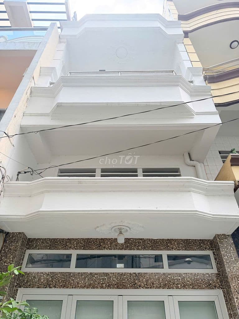 Hẻm Chuẩn 5m Đường 3/2 Q10. (3.3m x 13m). 3 Tầng BTCT. Giá 8.8 Tỷ TL