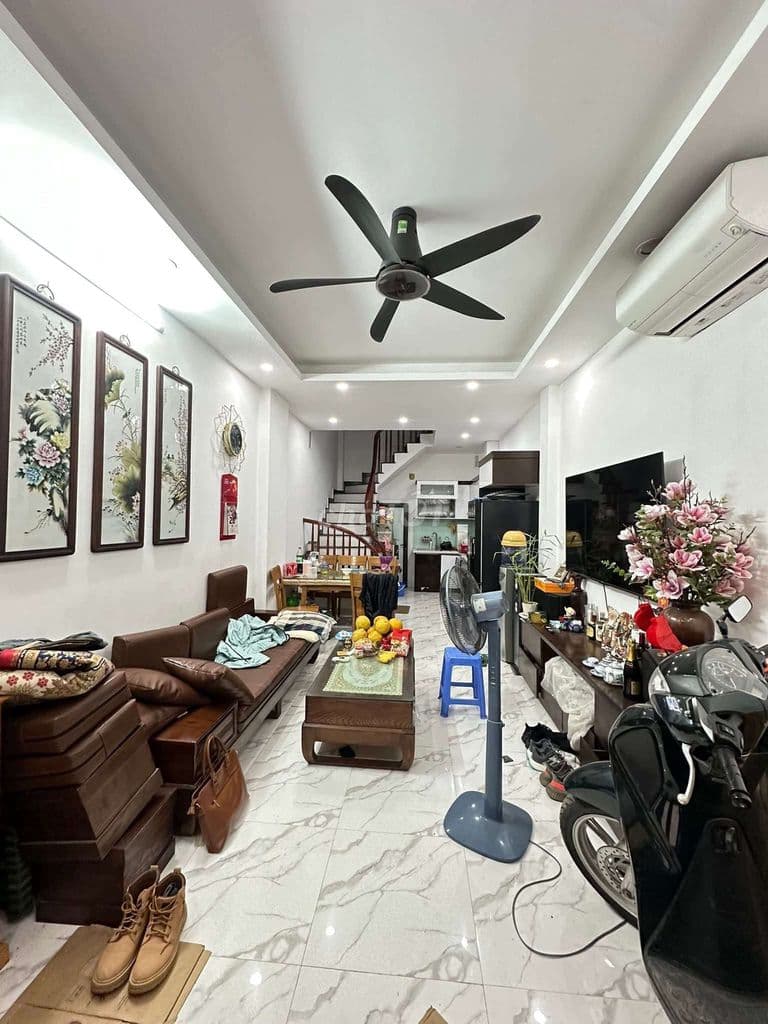 Cầu Giấy, 3 gác tránh, gần phố, thoáng đẹp, dân xây, 37.8m*5T